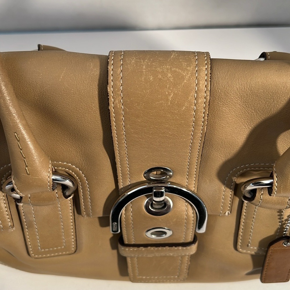 Coach SoHo Buckle Flap Bag Baguette Leather Brown Tan - Picture 6 of 7